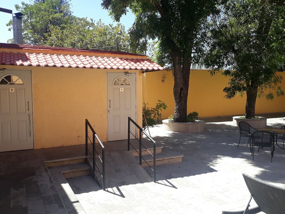 Фото Country Plaza