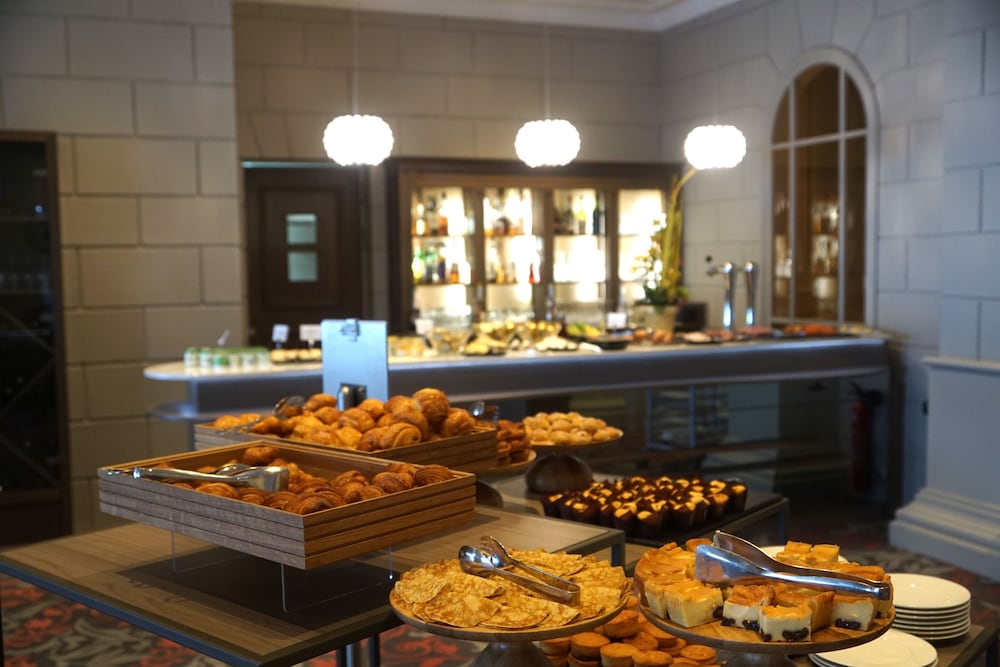 Фото Grand Hôtel Des Thermes