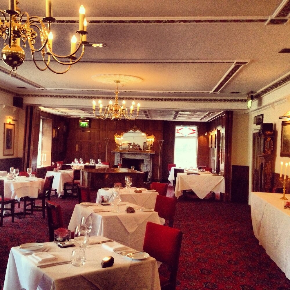 Фото Two Bridges Hotel