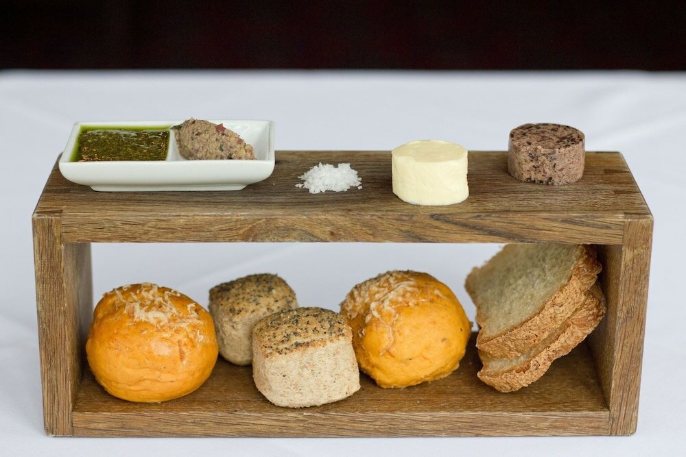 Фото Two Bridges Hotel