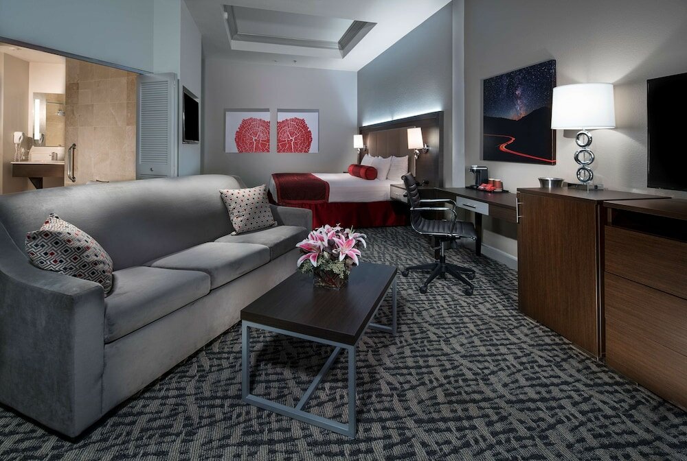 Фото The Strat Hotel, Casino & Tower