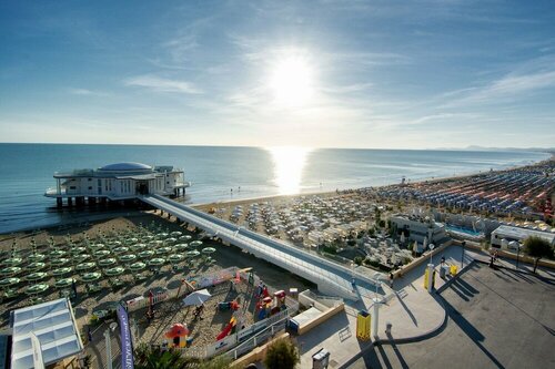 Внешний вид отеля Terrazza Marconi Hotel & Spamarine в Сенигаллии, фото 2