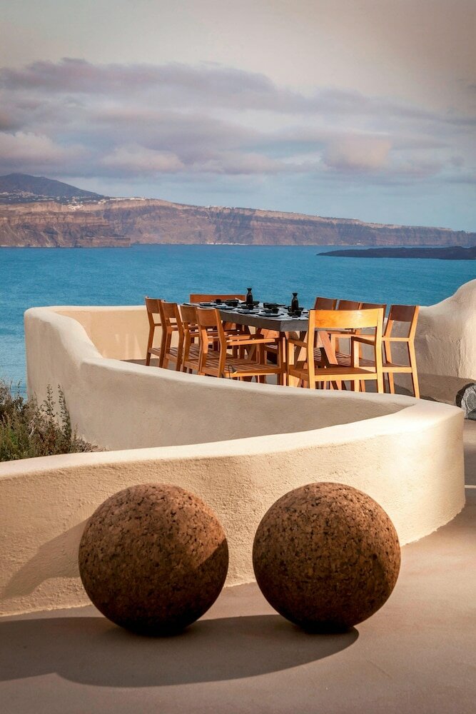 Фото Mystique, a Luxury Collection Hotel, Santorini