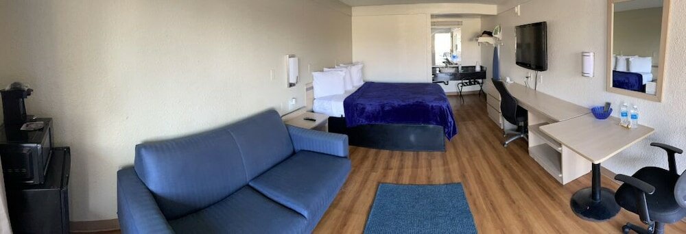 Фото Travelodge by Wyndham Essington Philadelphia Airport