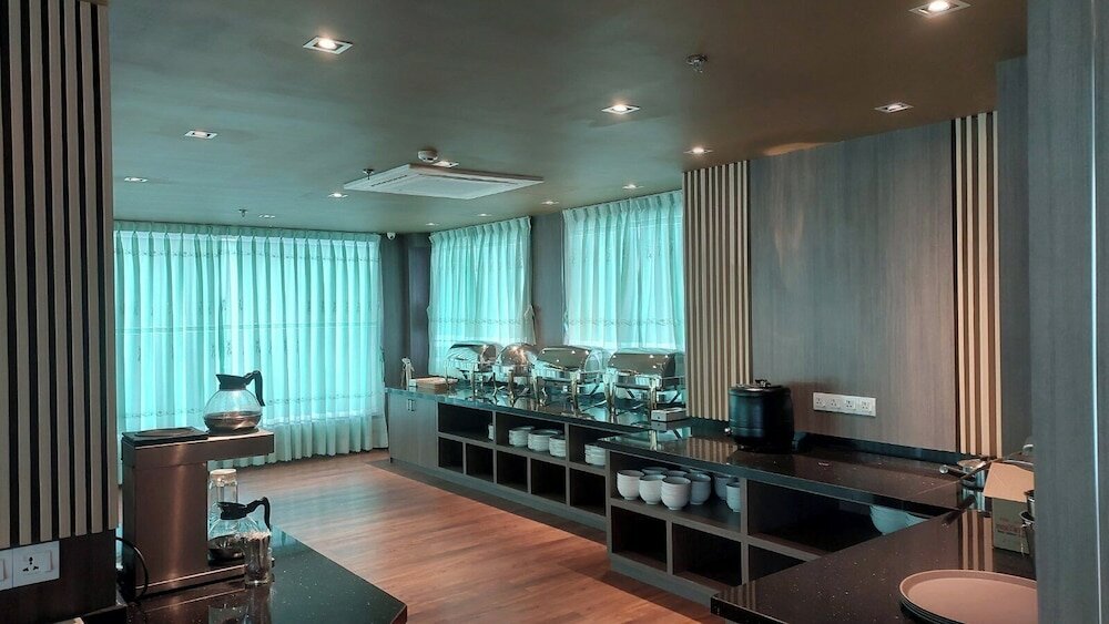 Фото Hotel Grand Galaxy