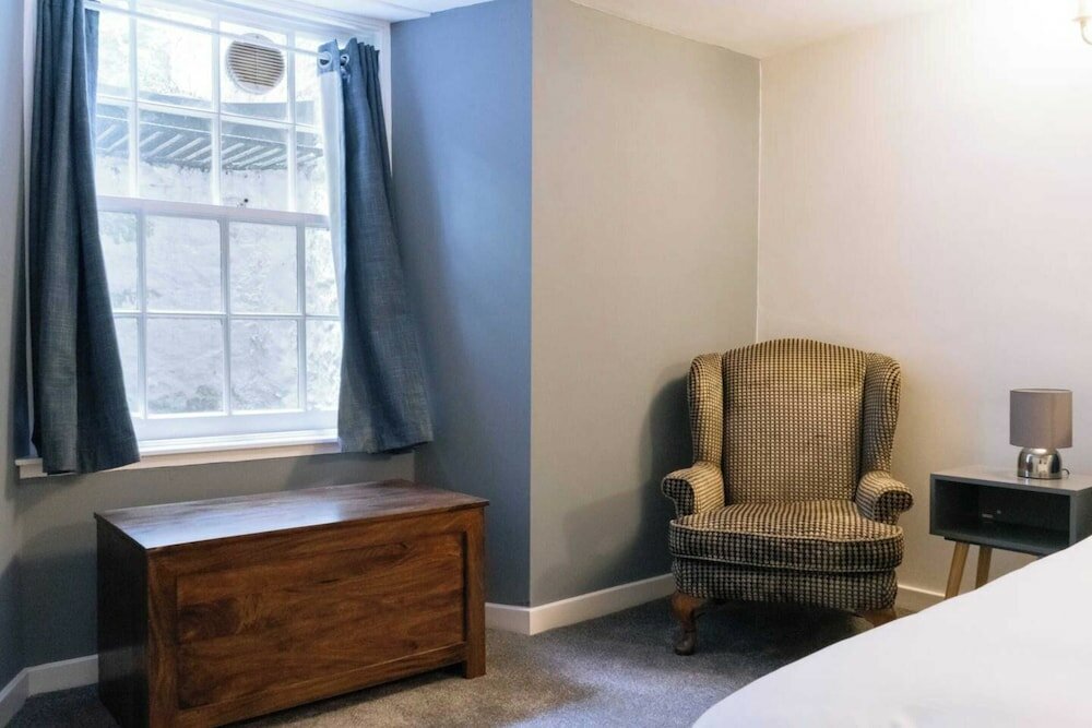 Фото Spacious & Welcoming 2bd Flat - Edinburgh