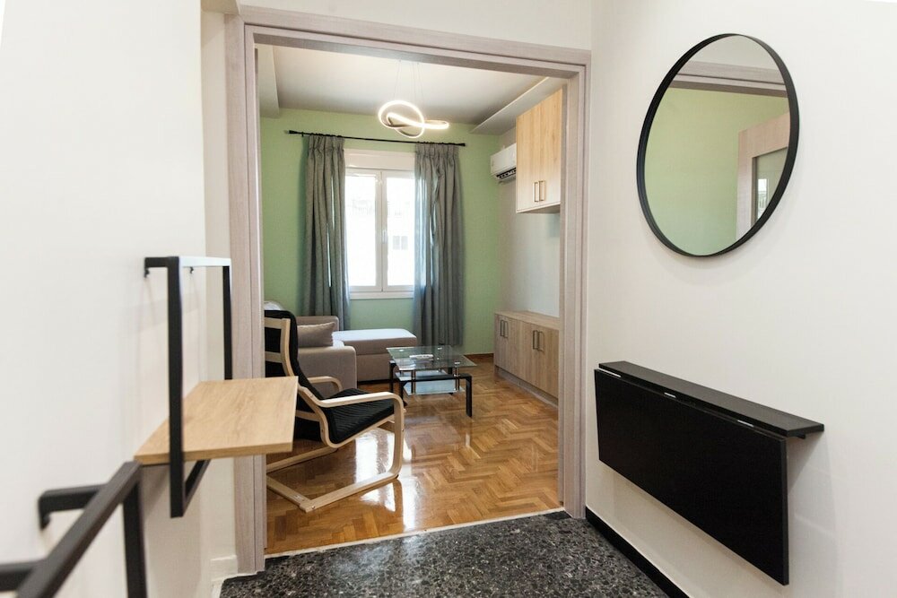 Фото Modern Greek Living Apt in Dafni Athens