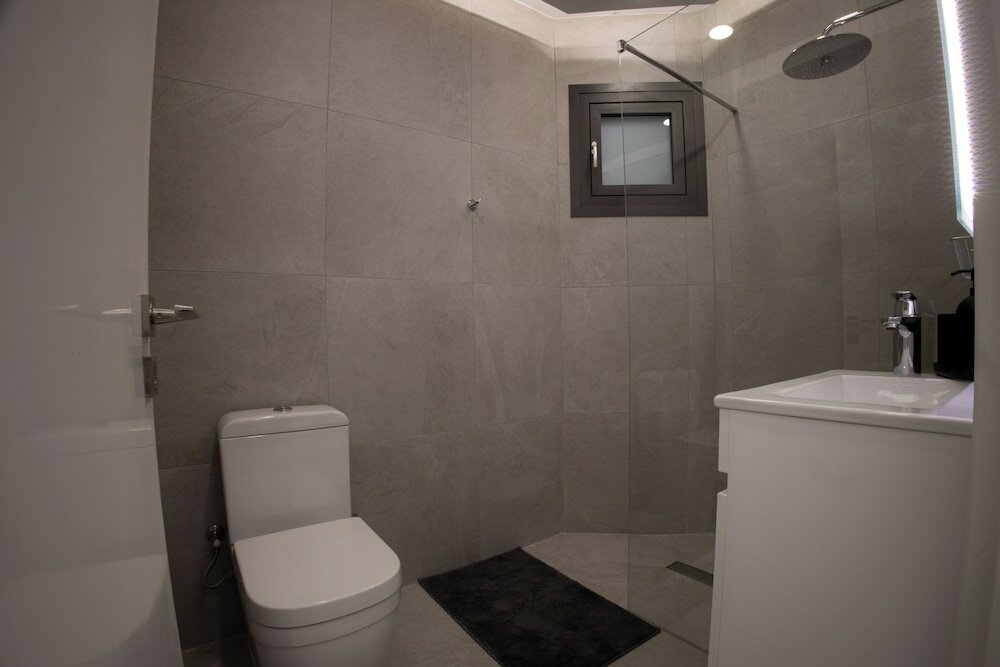 Фото Phaedrus Living Luxury Mackenzie Flat