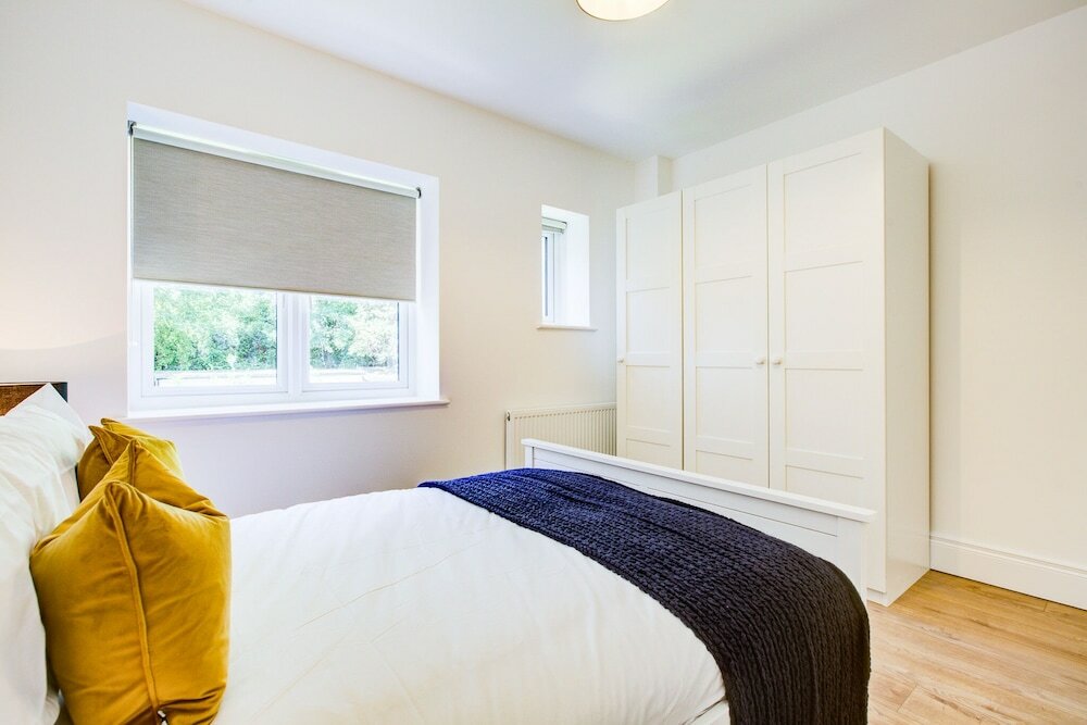 Фото Hybrid Resi - New Malden