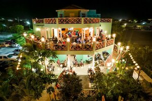 Гостиница The Suites at Mr Grouper