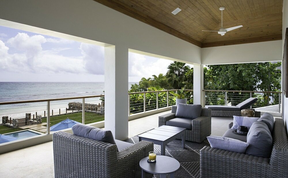 Фото Fabulous 5 Bedroom Beachfront Villa