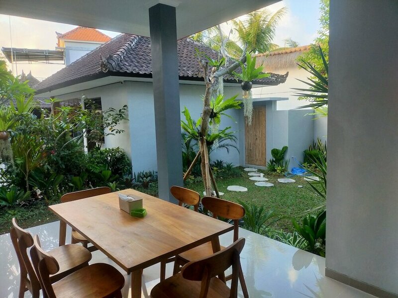 Гостиница Kubu Gena Guesthouse Canggu