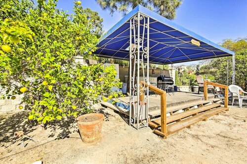 Гостиница Sunny Bonita Studio ~ 5 Mi to Historic Dtwn! в Нейшнел Сити