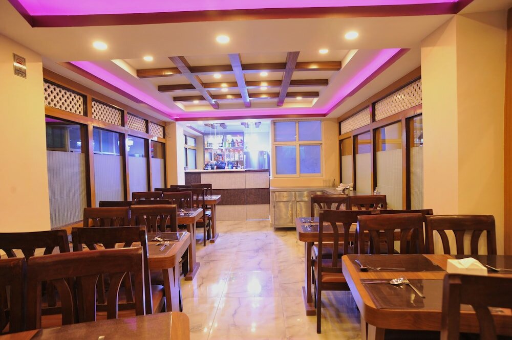 Фото Hotel Aarati