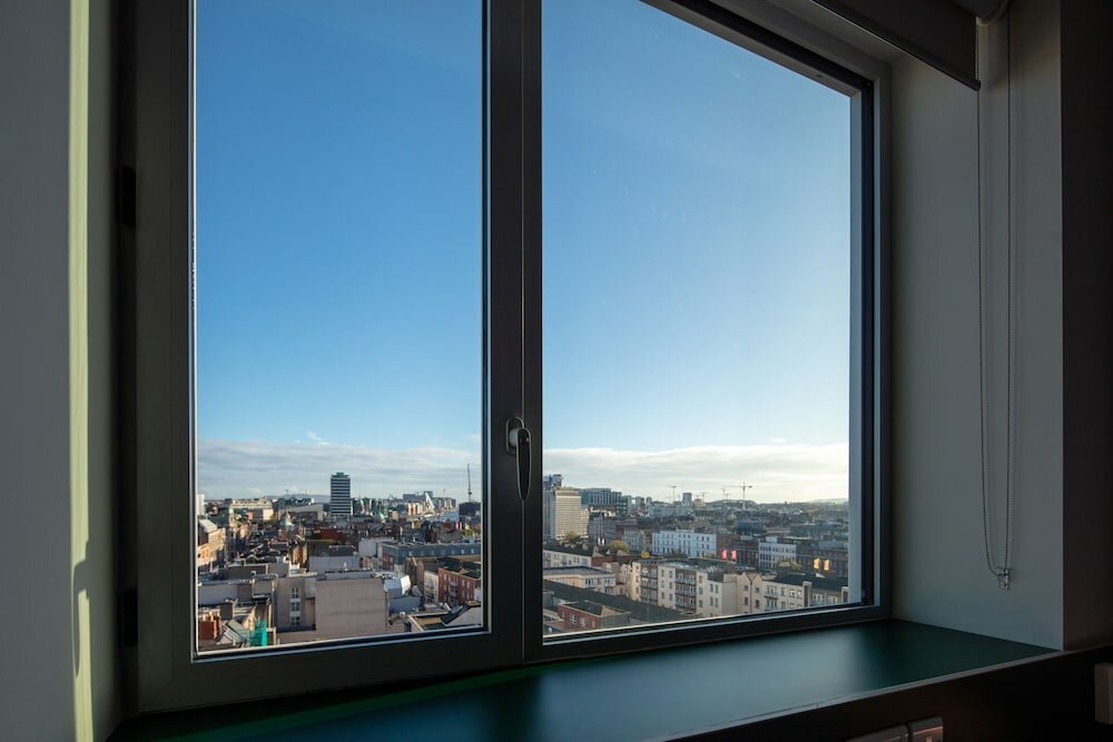 Фото Clink i Lár