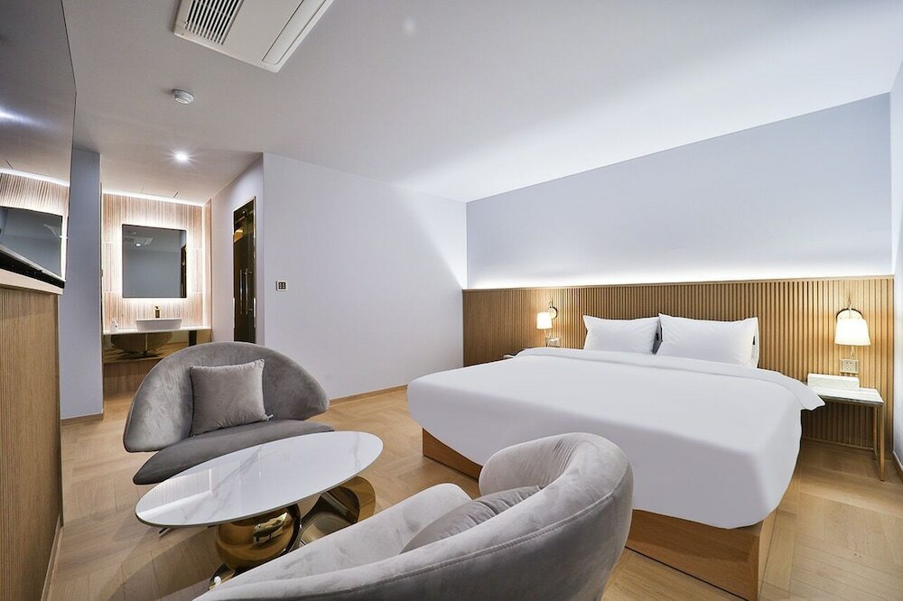 Фото Denbasta Hotel Masan Fishmarket