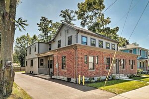 Гостиница Updated Downtown Red Bank Home 5 Mi to Beach!