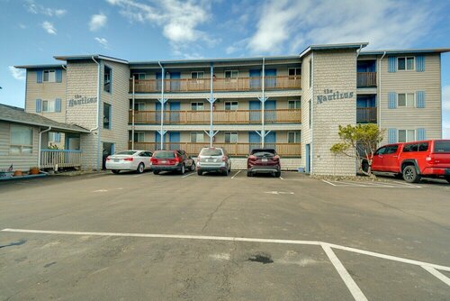 Гостиница Ocean Shores Condo: Walk to the Beach! в Ошен Шорс