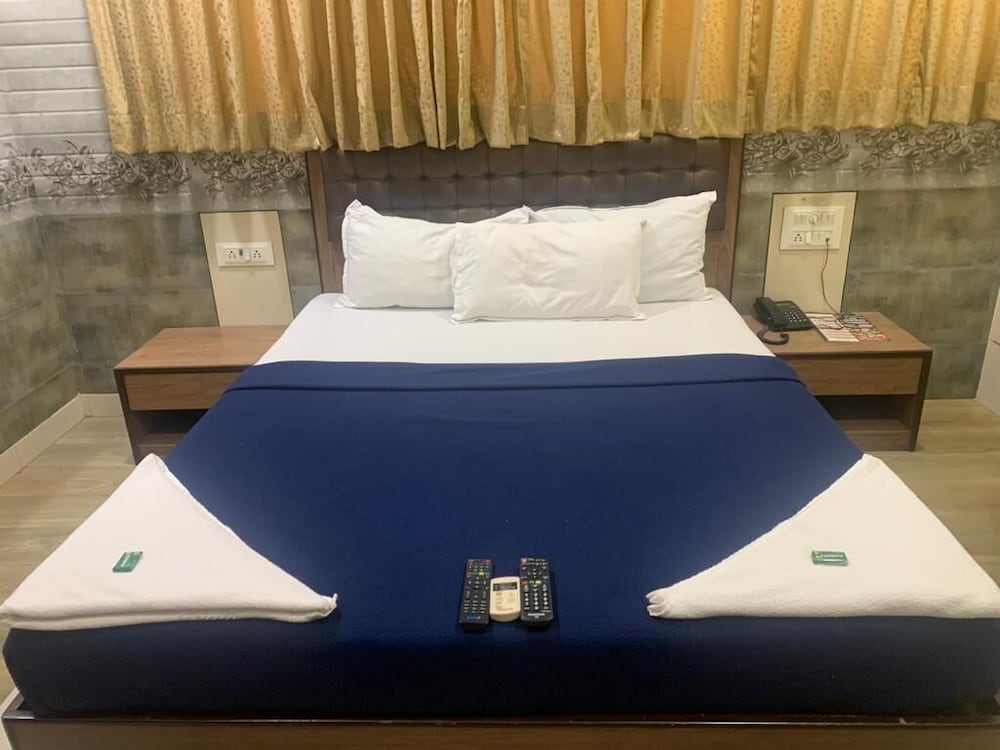 Фото Hotel Royal Residency