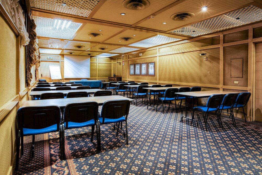 Фото Colony Hotel