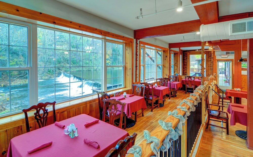 Фото Damascus Old Mill Inn