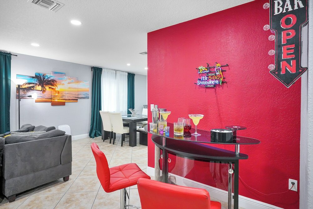 Фото 4 to 23 Guests GameRoom 2 Kitchens Bar BBQ