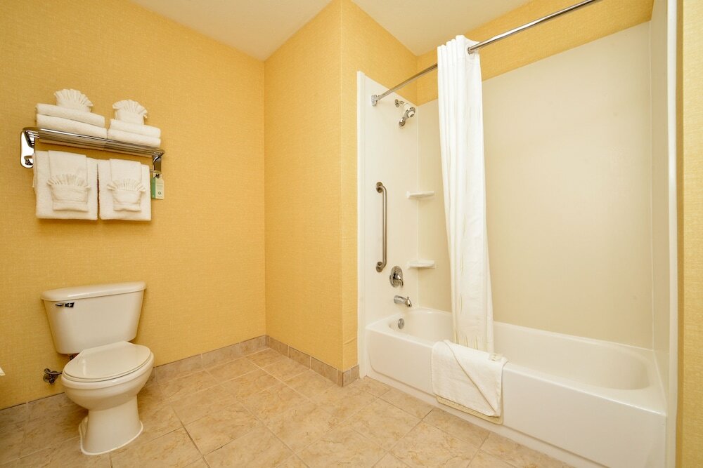 Фото Comfort Suites Glendale - State Farm Stadium Area