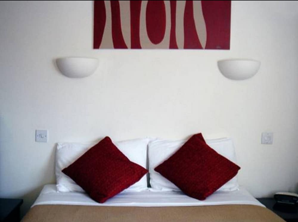 Фото The Peacock Country Inn