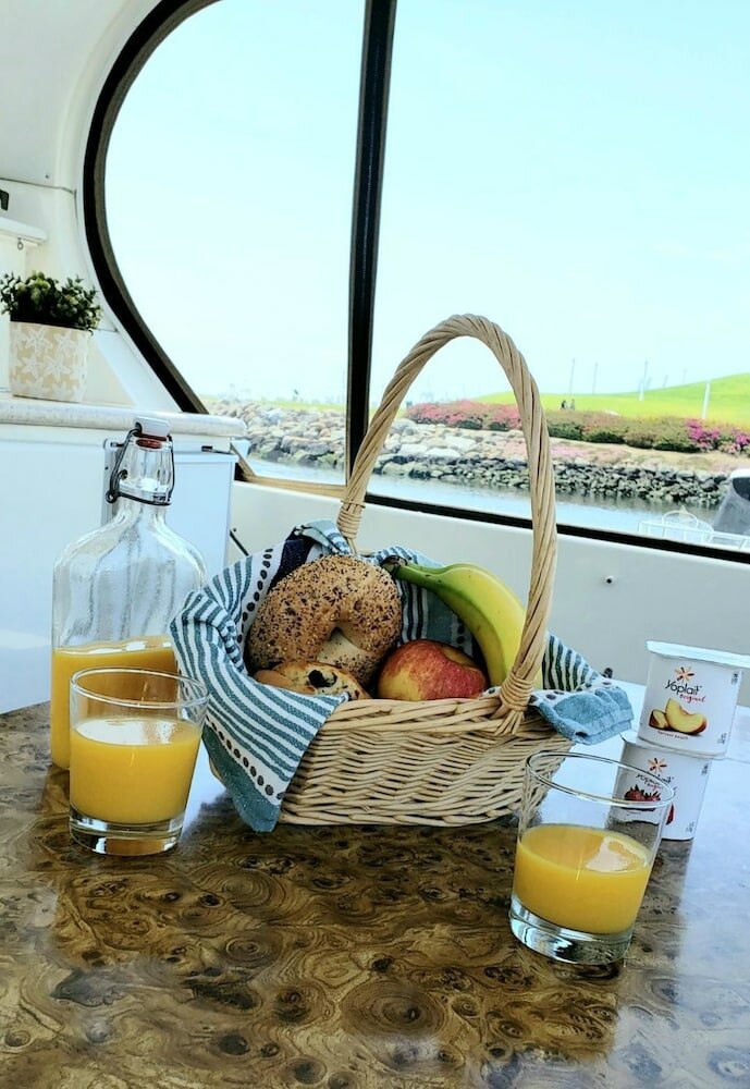 Фото Dockside Boat & Bed Long Beach