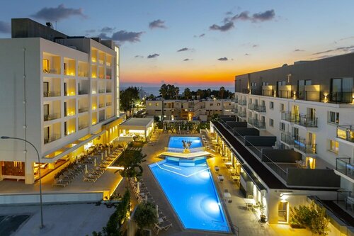 Гостиница Anemi Hotel & Suites в Пафосе