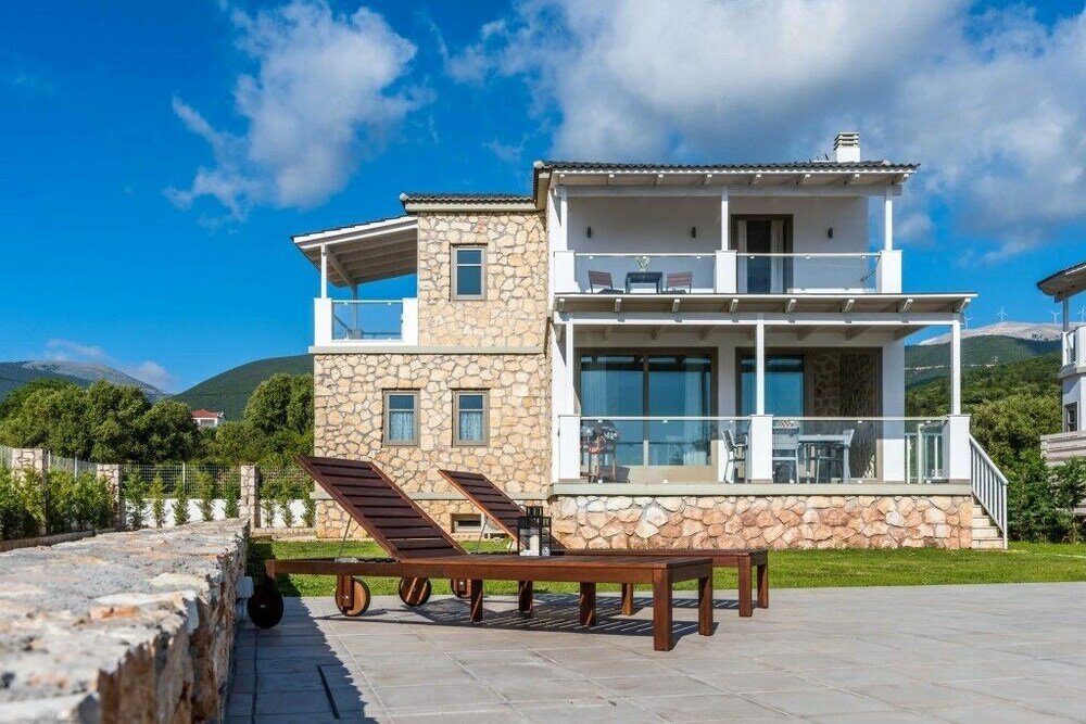 Фото White Villas