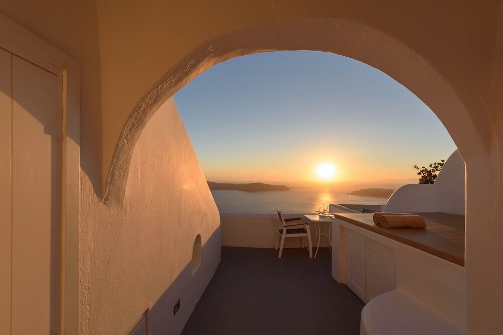 Фото Abyssanto Suites & SPA