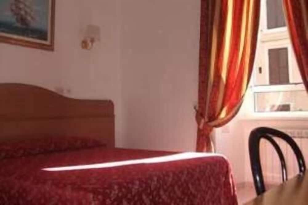 Фото Hotel Euro Quiris