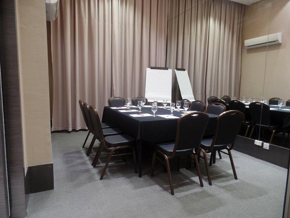 Фото Valero Grand Suites by Swiss-Belhotel Makati