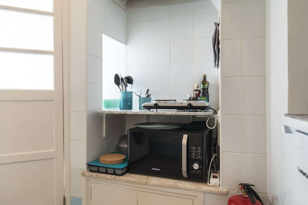 Фото Sunny & Quiet Lisbon Apartment