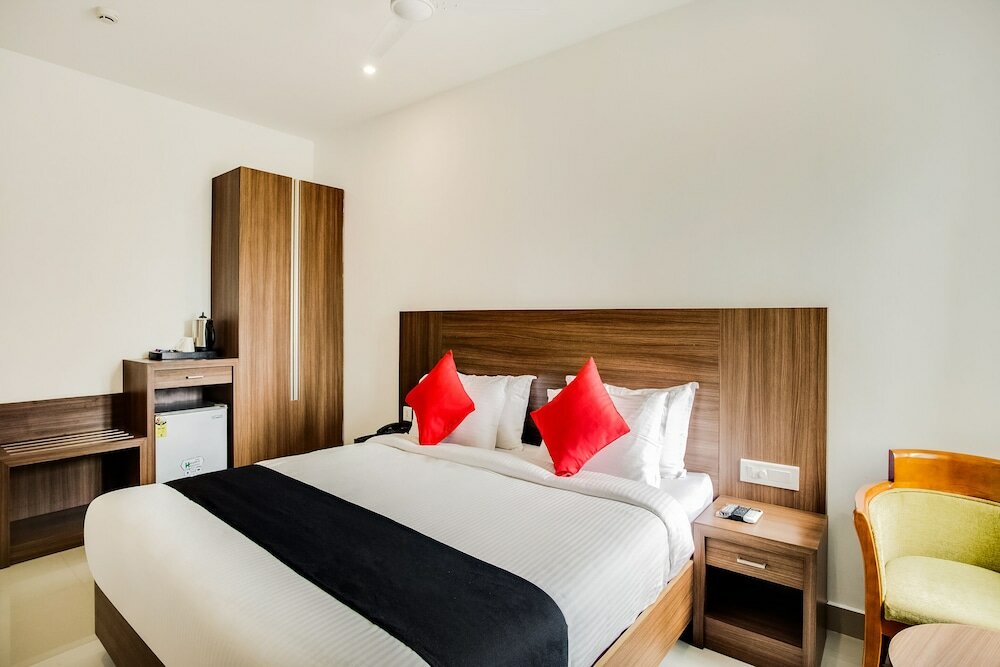 Фото Capital O 60558 Hotel Midhuna International