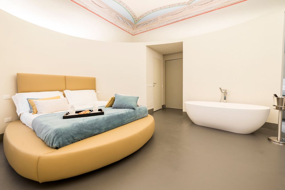 Фото Lucus Exclusive B&b