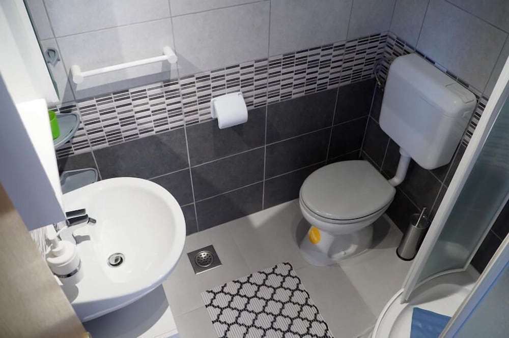 Фото AD Astra House