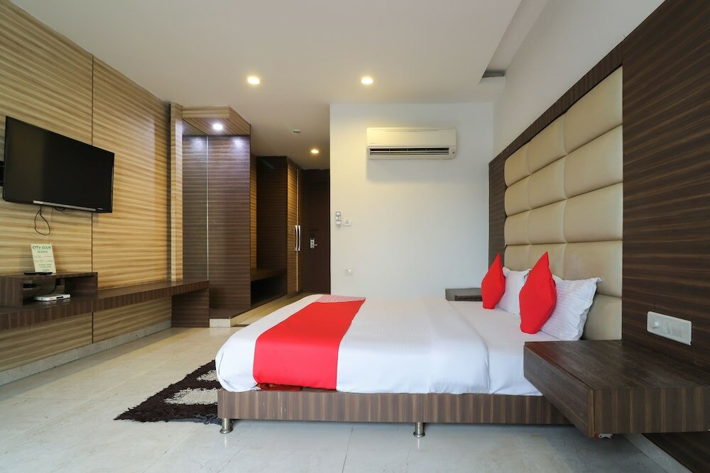 Фото Oyo 60162 City Club & Hotels