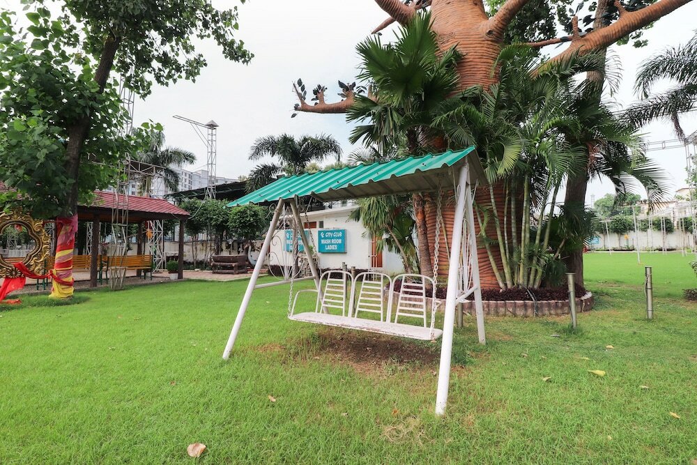 Фото Oyo 60162 City Club & Hotels