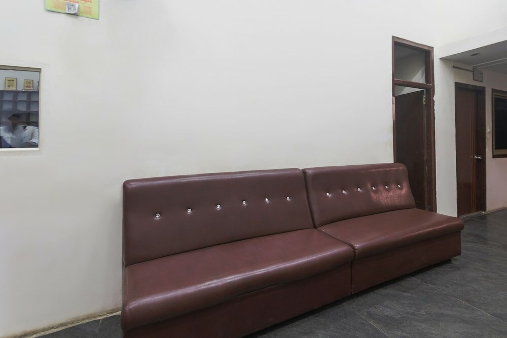 Фото Oyo 47565 Hotel Cm Residency
