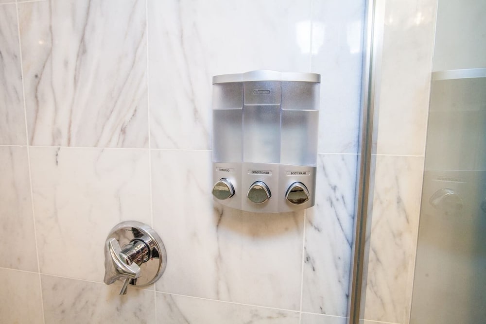 Фото Luxury Collection-4 Bedroom 3 Full-bathroom-boston