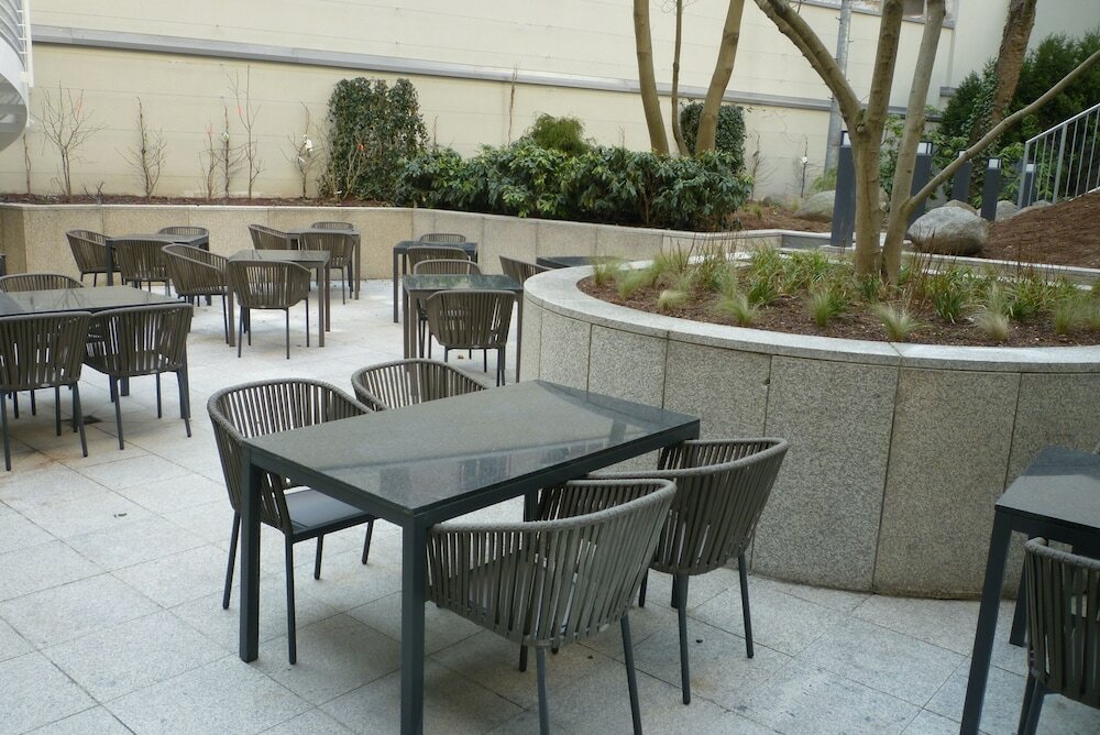 Фото Hilton Garden Inn Frankfurt City Centre