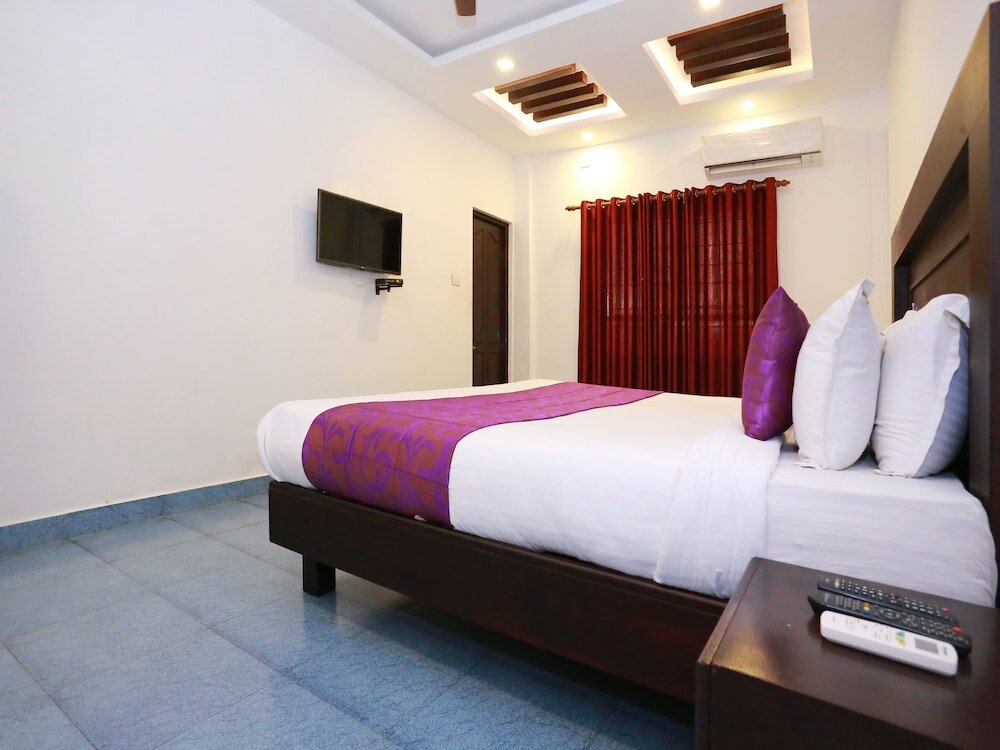 Фото Oyo 8964 Malabar Plaza Hotel
