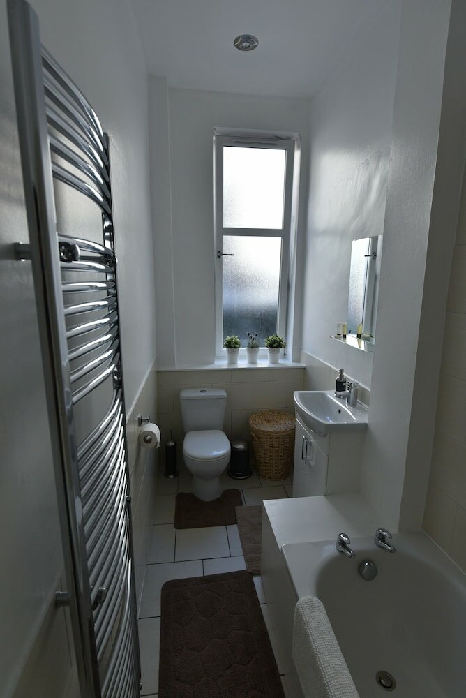 Фото First - Meadowbank House Apartment