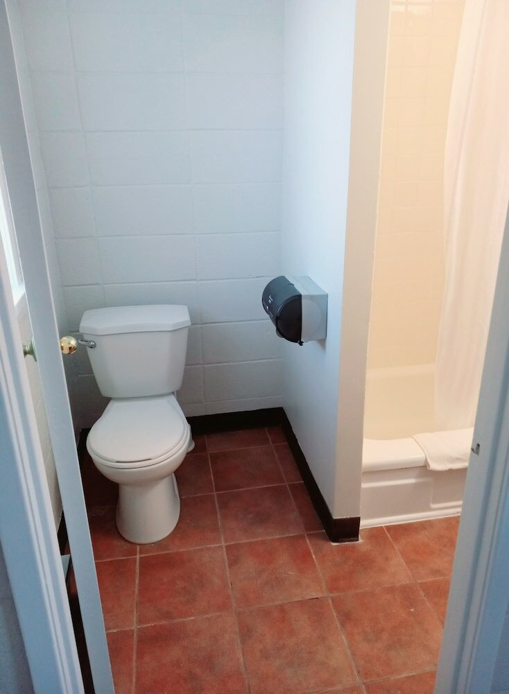 Фото Chalet Inn Motel