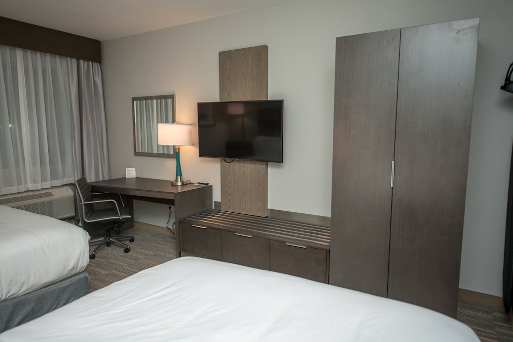 Фото Holiday Inn Express & Suites Lake Charles South Casino Area, an Ihg Hotel