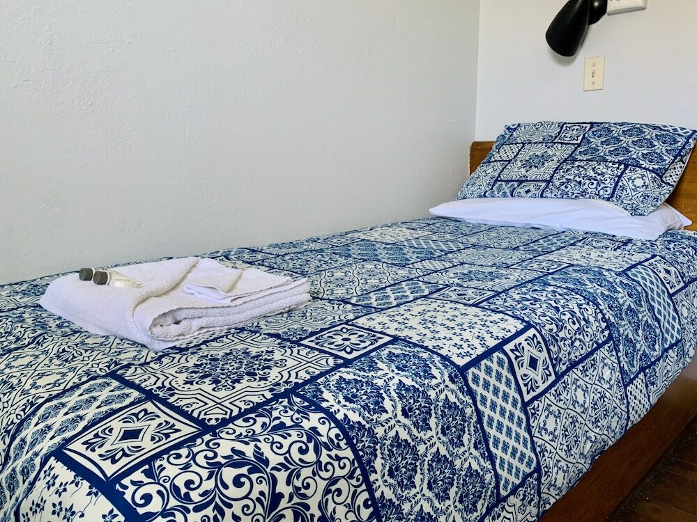 Фото Coonalpyn Hotel