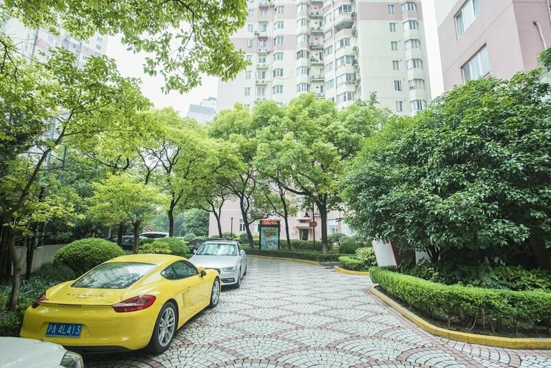 Гостиница GoNative Downtown Apartment Yu Garden в Шанхае