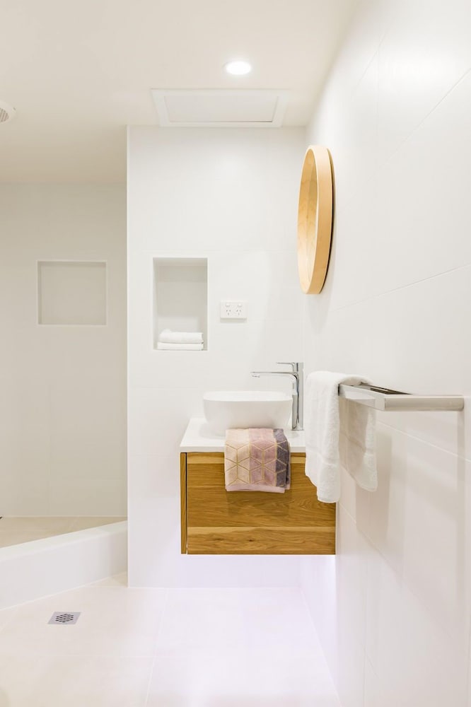 Фото Byron Pacific Apartments